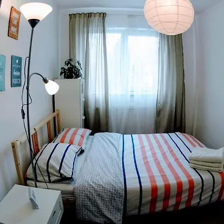 Modern Apartment, 1 Bedroom + Livingroom *